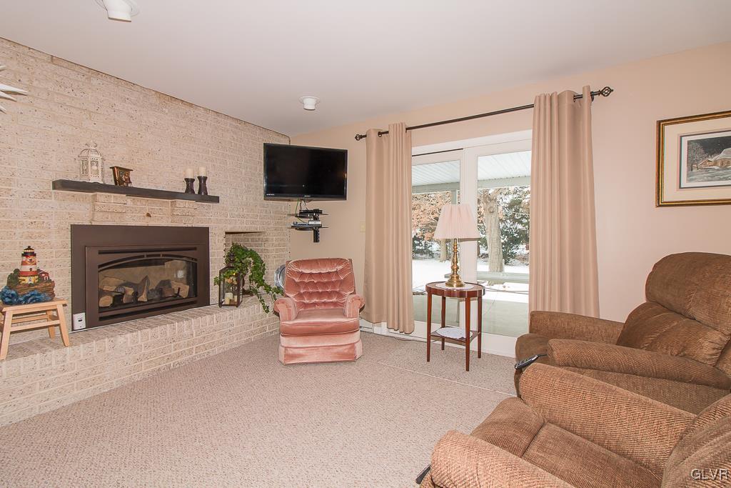 433 Georgetown Road Nazareth, PA 18064 - Photo 4 of 33