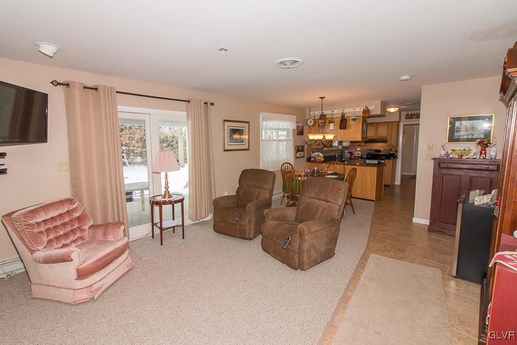 433 Georgetown Road Nazareth, PA 18064 - Photo 5 of 33