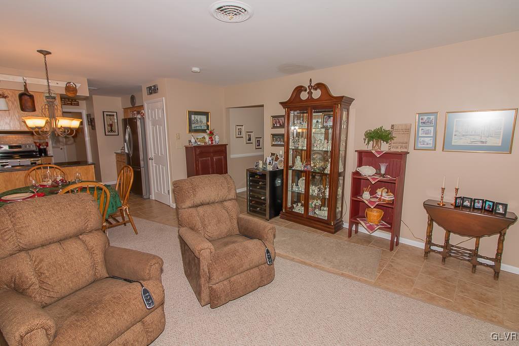 433 Georgetown Road Nazareth, PA 18064 - Photo 6 of 33