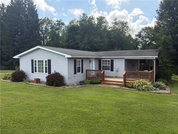 $214,900 | 429 South Foster Road, Jackson Center, PA 16133