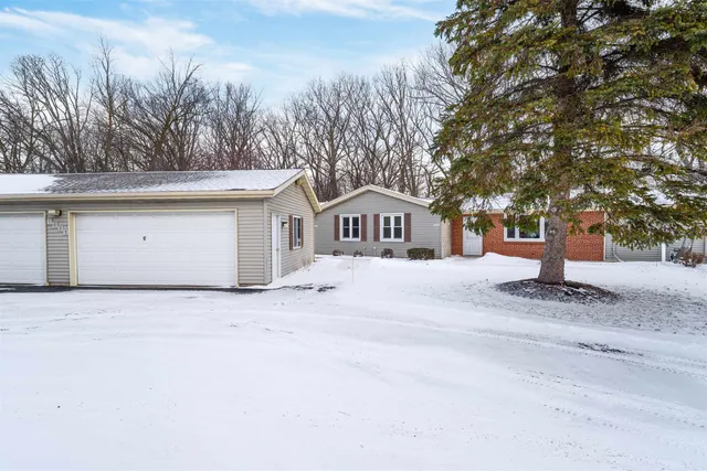 $199,900 | 1035 South West Court, Unit B, Appleton, WI 54915