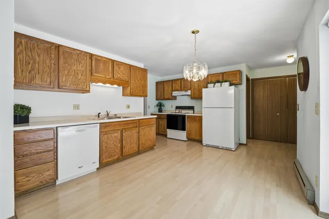 $199,900 | 1035 South West Court, Unit B, Appleton, WI 54915