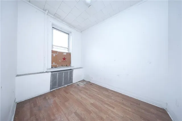 a view of empty room with window