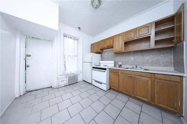 a view of a garden with plants