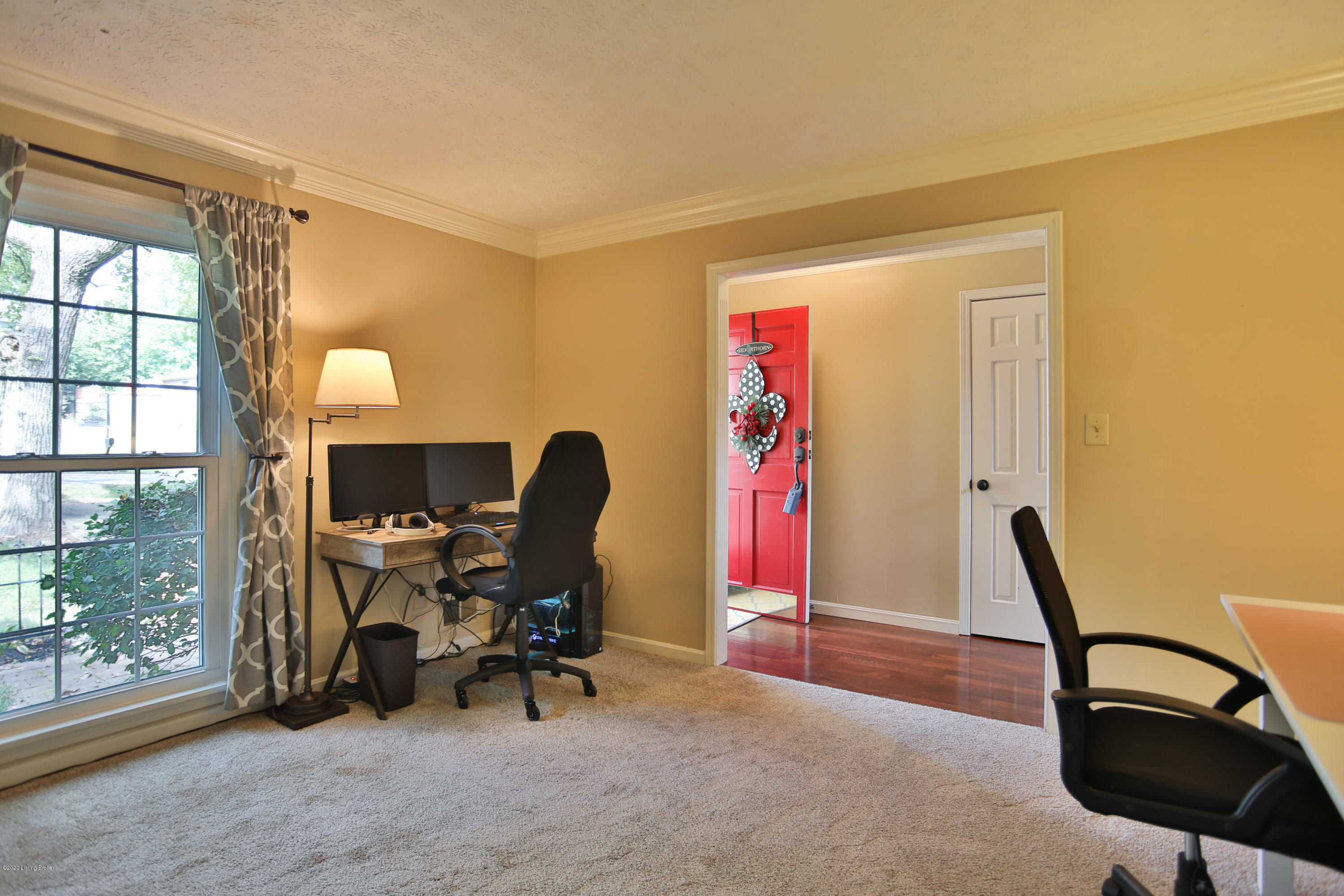 6901 Downs Branch Road Louisville, KY 40228 - Photo 3 of 33 Living room