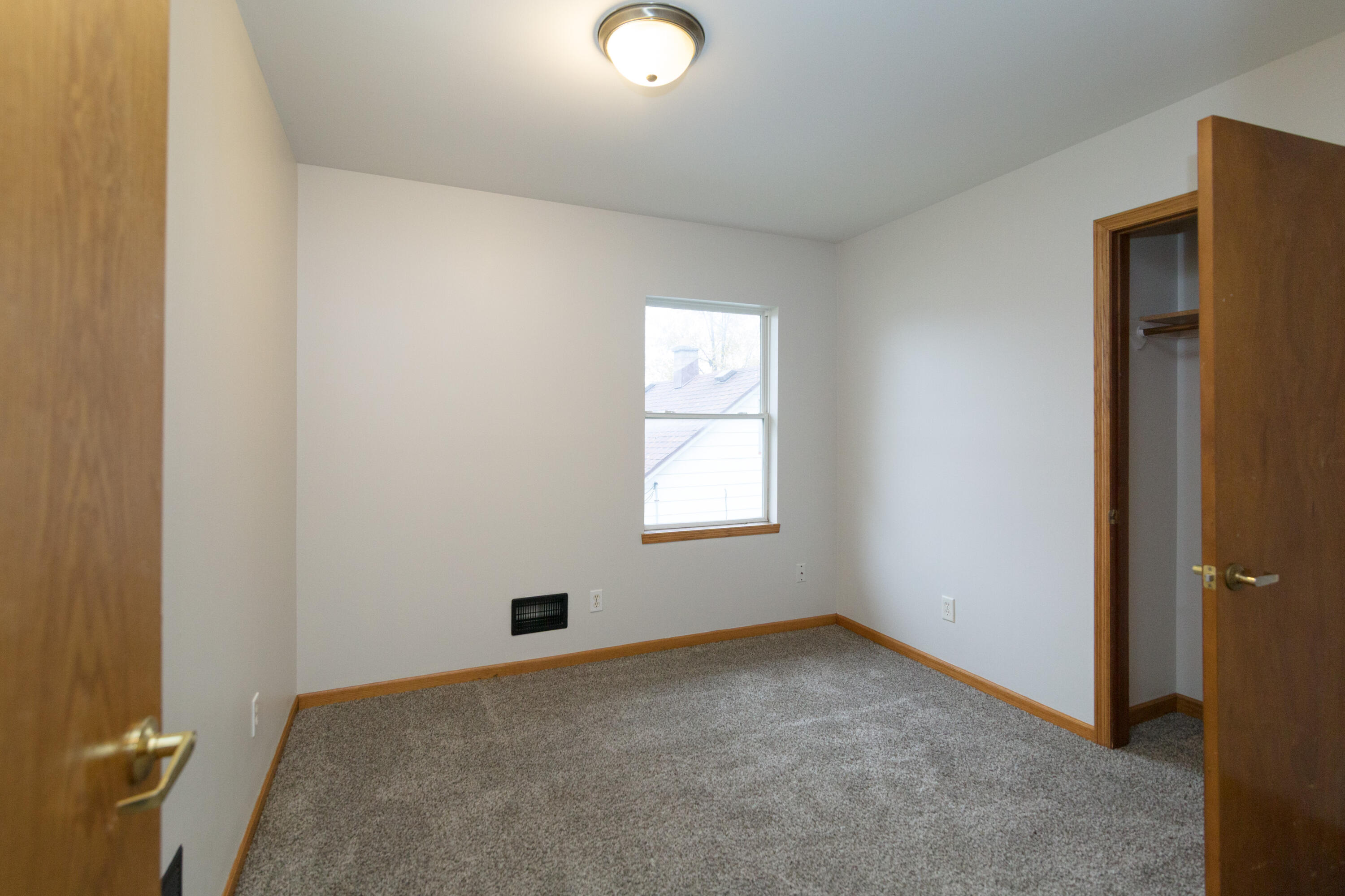 6824 West Mill Road, Unit 6826 Milwaukee, WI 53218 - Photo 10 of 13 6738-w-mill-rd-milwaukee_0129