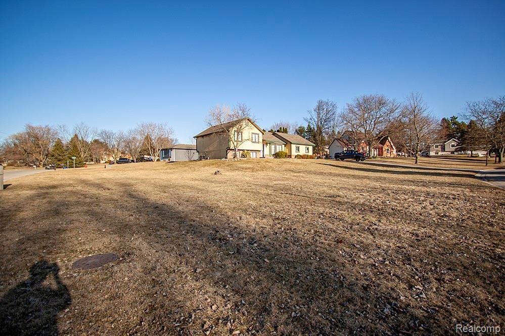 2901 Turkey Run Street Rochester, MI 48306 - Photo 15 of 16