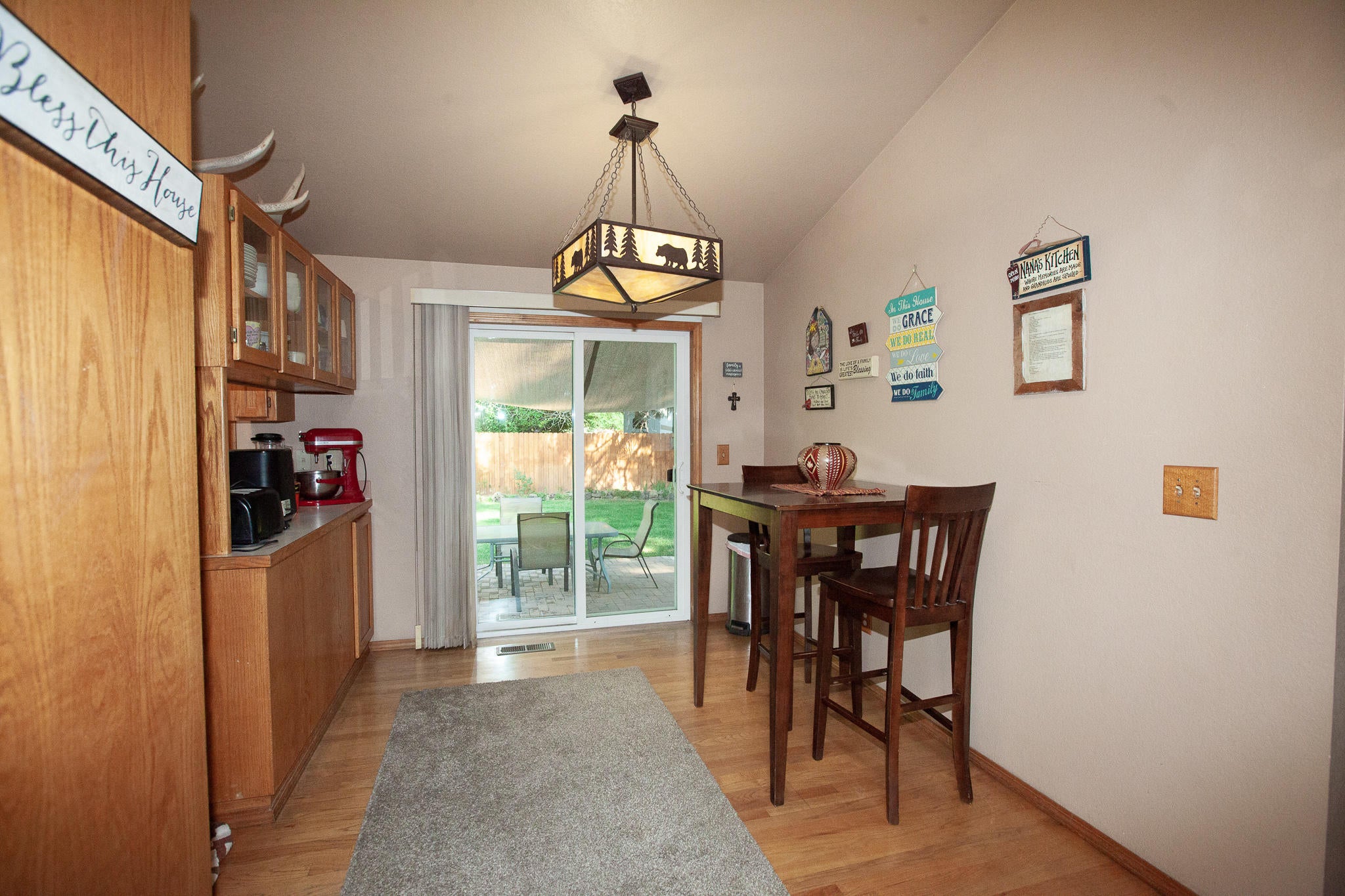 61290 Victory Loop Bend, OR 97702 - Photo 6 of 23 Eat in kitchen nook