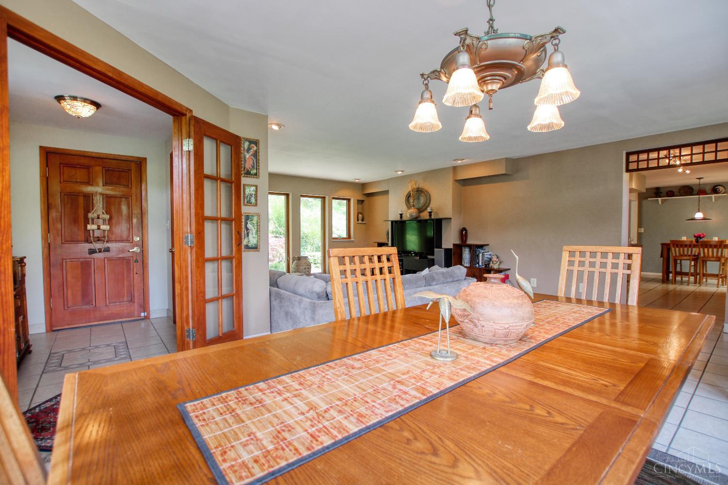 9761 Brehm Road Cincinnati, OH 45252 - Photo 4 of 28 Gallery Image 4