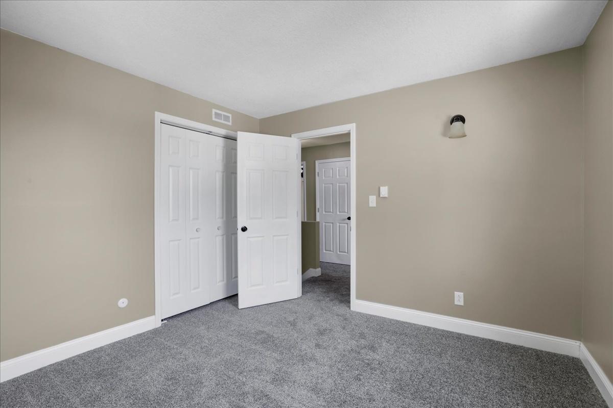 17105 Clinton Road Danville, IL 61834 - Photo 24 of 31 a view of an empty room