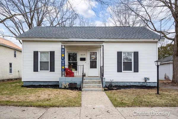 $255,000 | 517 Front Street, Lowell, MI 49331