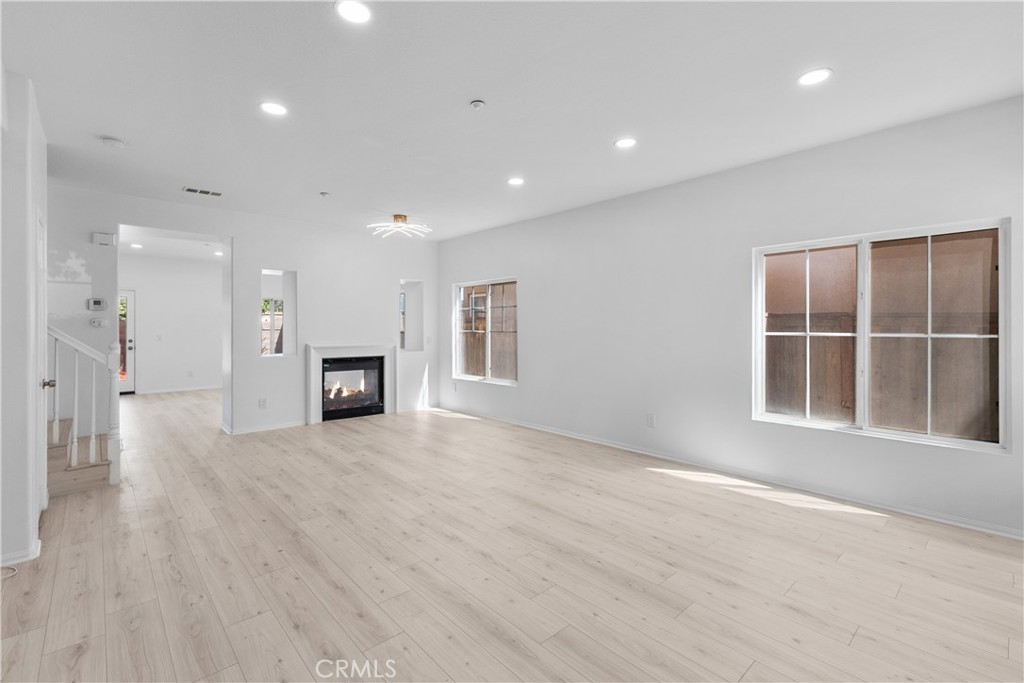 1271 Castledale Street Riverside, CA 92501 - Photo 7 of 54