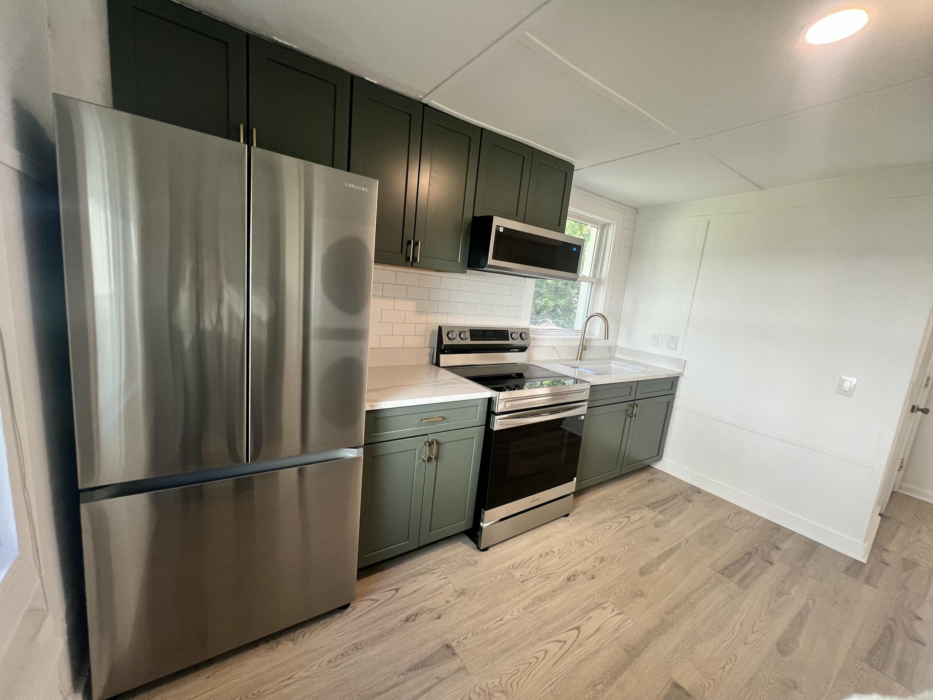 332 Howle Avenue, Unit B Charleston, SC 29412 - Photo 6 of 12 Kitchen