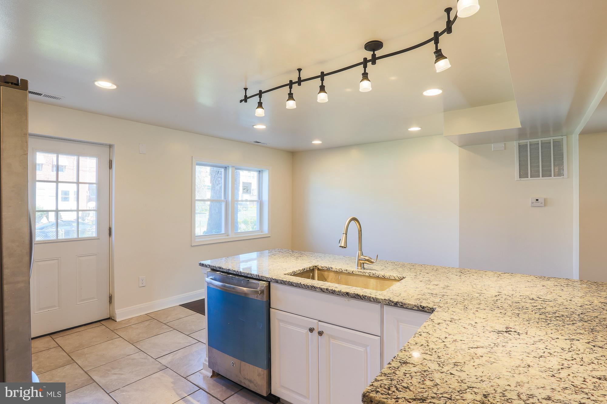 1219 Wicklow Road Baltimore, MD 21229 - Photo 15 of 30 Kitchen