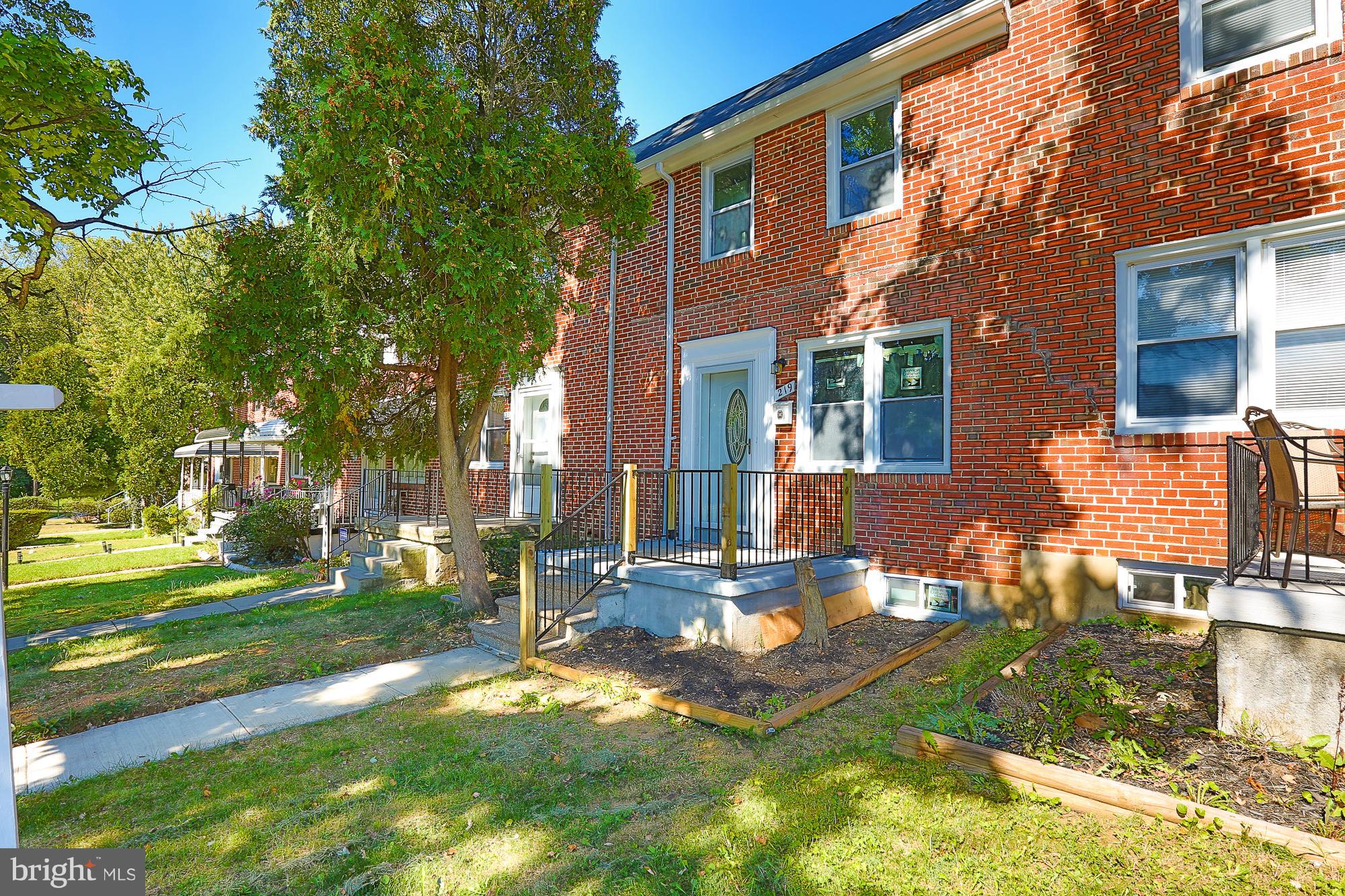 1219 Wicklow Road Baltimore, MD 21229 - Photo 3 of 30 Exterior (Front)