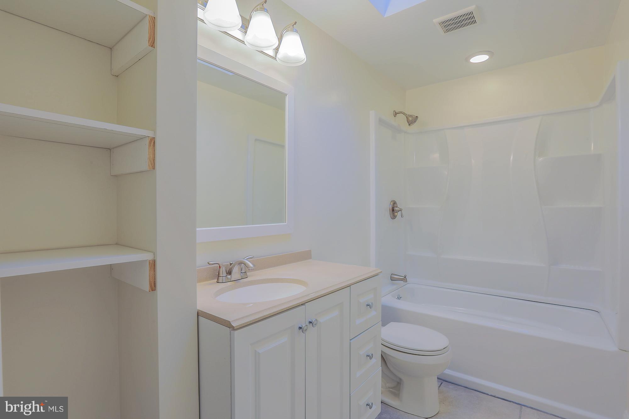 1219 Wicklow Road Baltimore, MD 21229 - Photo 22 of 30 Bath