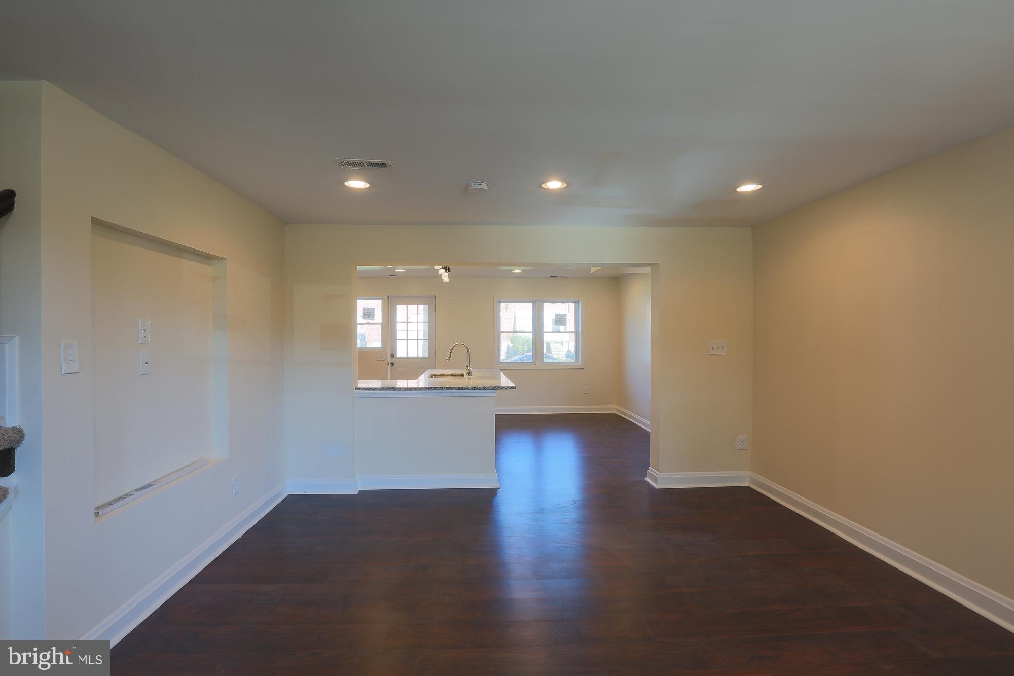 1219 Wicklow Road Baltimore, MD 21229 - Photo 7 of 30 Living Room