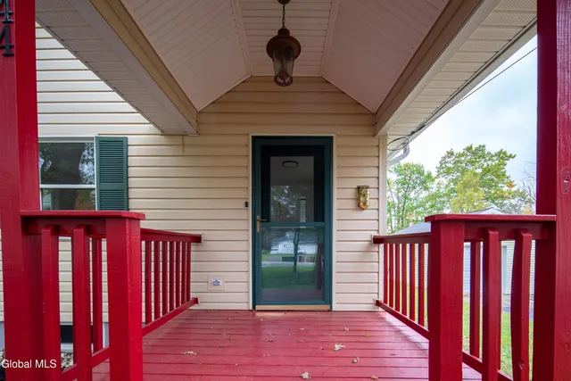 $269,900 | 644 Delaware Avenue, Bethlehem, NY 12054