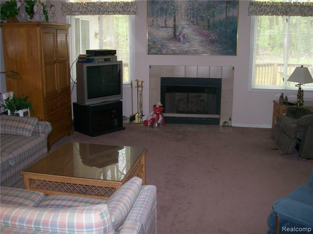 3423 Fairgrove Terrace Rochester Hills, MI 48309 - Photo 5 of 26