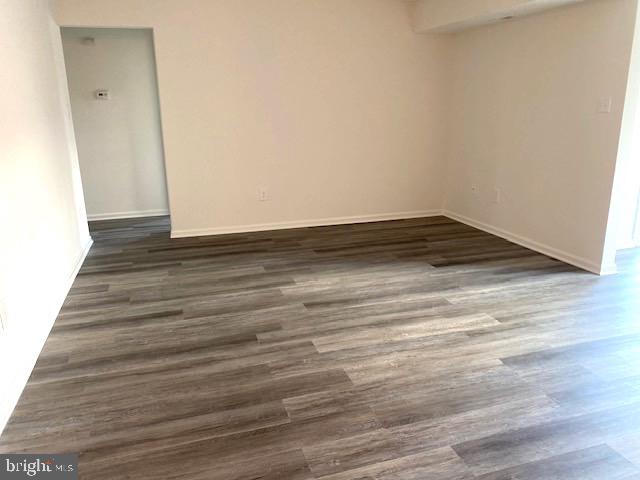 17 Pickwick Place, Unit 17 Sewell, NJ 08080 - Photo 15 of 26 Living room, new floor, newly painted walls