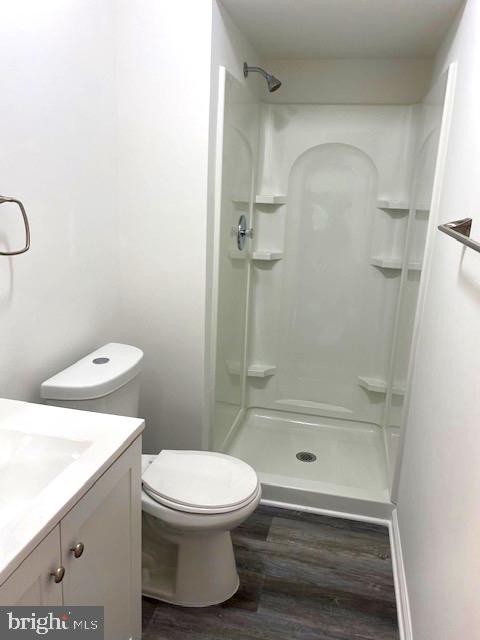 17 Pickwick Place, Unit 17 Sewell, NJ 08080 - Photo 24 of 26 Hallway (remodeled) bathroom