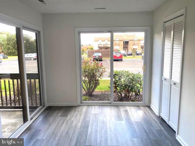 17 Pickwick Place, Unit 17 Sewell, NJ 08080 - Photo 5 of 26 Sunroom or Office 10'x10'