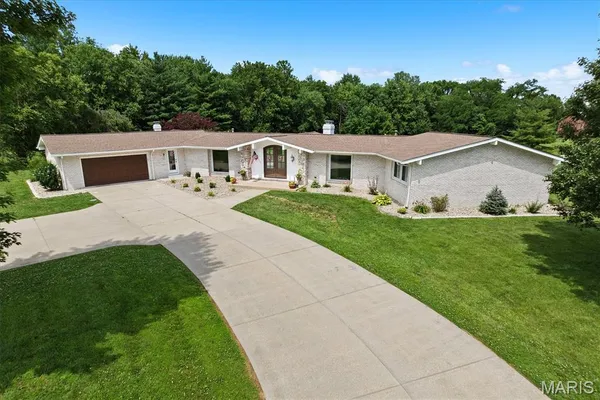 $699,000 | 3732 Ridge View Road, Edwardsville, IL 62025