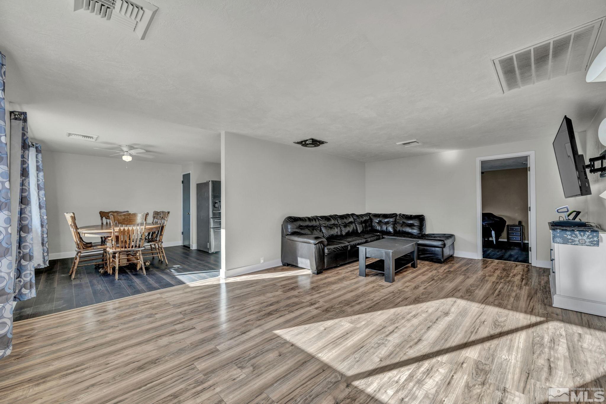 3760 Peregrine Circle Reno, NV 89508 - Photo 3 of 38 Photo 3
