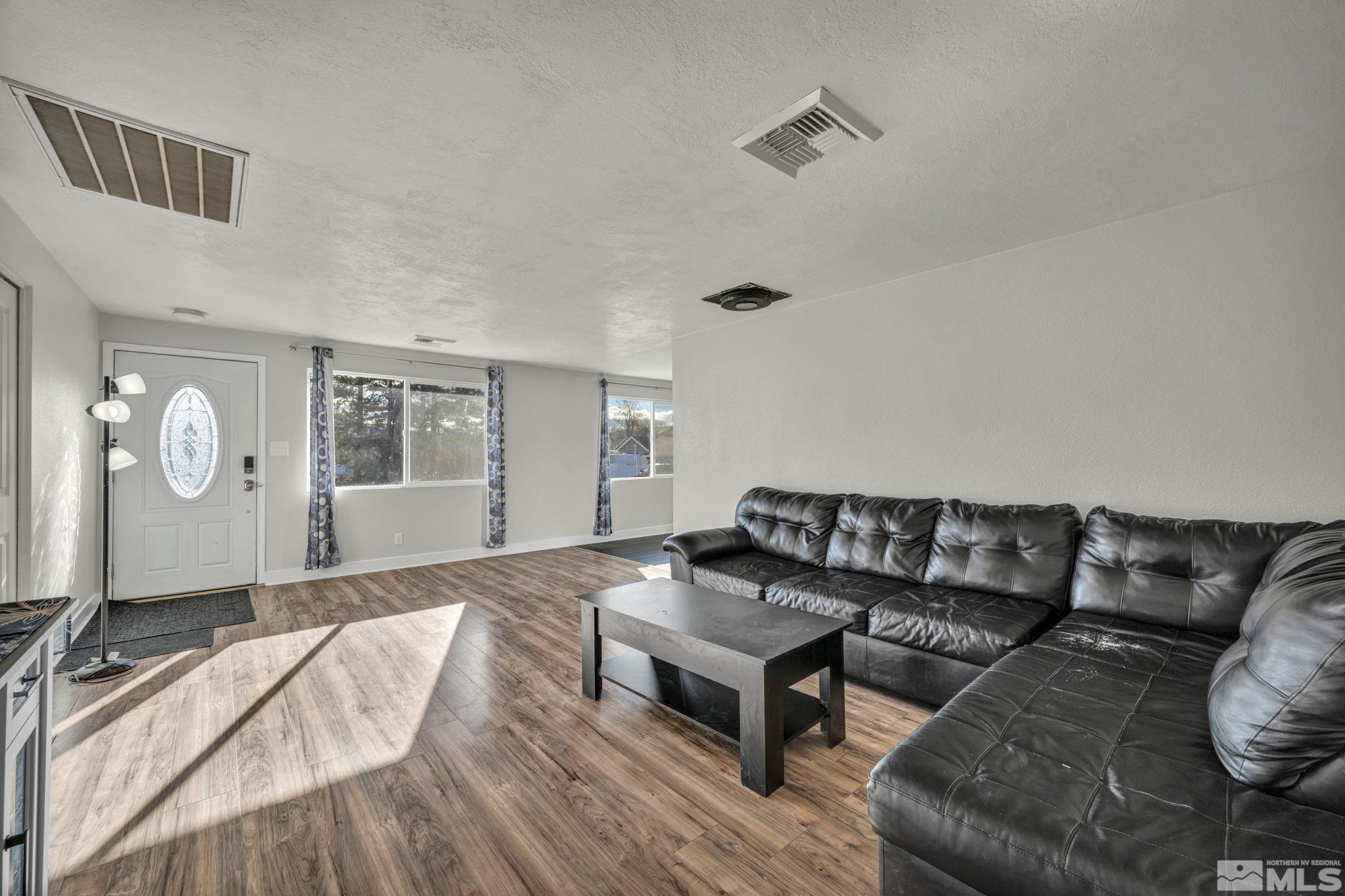 3760 Peregrine Circle Reno, NV 89508 - Photo 6 of 38 Photo 6