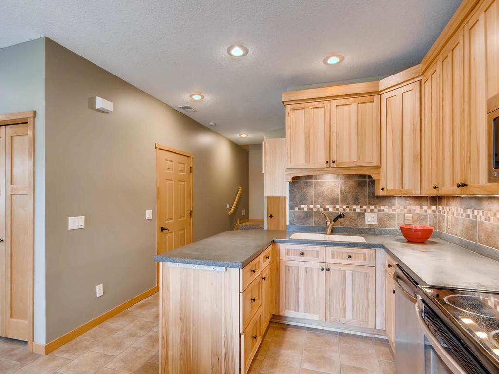 1279 County Rd D Circle, Unit 602 St. Paul, MN 55109 - Photo 3 of 27 Gallery Image 3