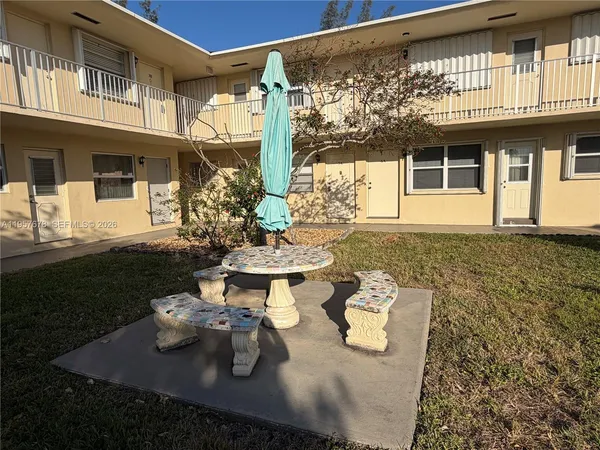 $1,495 | 1301 North 12th Court, Unit 4B, Hollywood, FL 33019