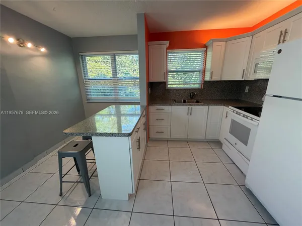 $1,495 | 1301 North 12th Court, Unit 4B, Hollywood, FL 33019