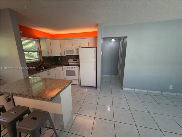 $1,495 | 1301 North 12th Court, Unit 4B, Hollywood, FL 33019