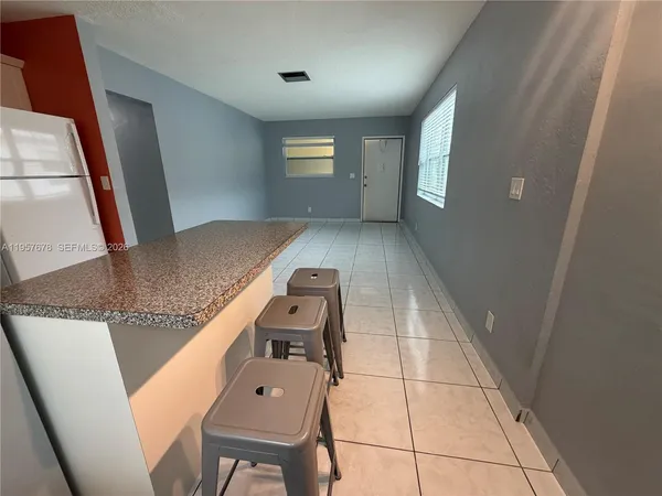 $1,495 | 1301 North 12th Court, Unit 4B, Hollywood, FL 33019