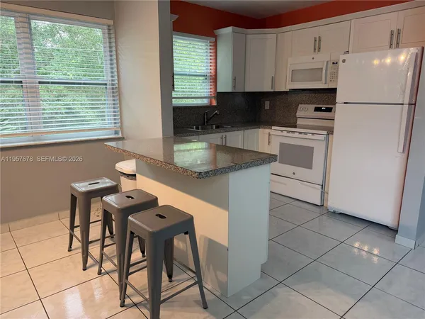 $1,495 | 1301 North 12th Court, Unit 4B, Hollywood, FL 33019