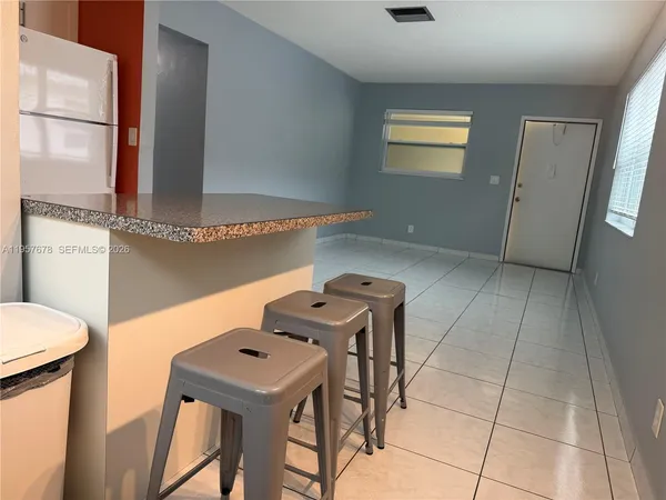 $1,495 | 1301 North 12th Court, Unit 4B, Hollywood, FL 33019