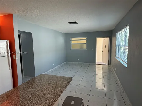 $1,495 | 1301 North 12th Court, Unit 4B, Hollywood, FL 33019