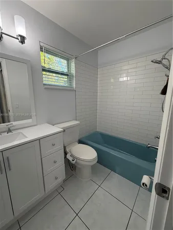 $1,495 | 1301 North 12th Court, Unit 4B, Hollywood, FL 33019