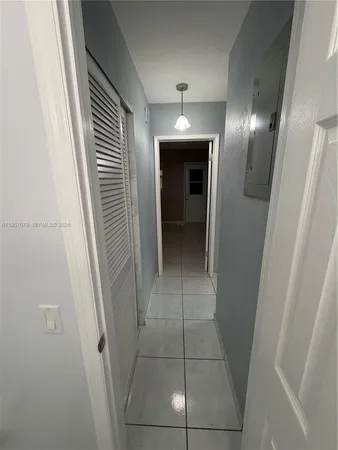 $1,495 | 1301 North 12th Court, Unit 4B, Hollywood, FL 33019