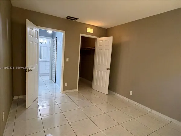 $1,495 | 1301 North 12th Court, Unit 4B, Hollywood, FL 33019