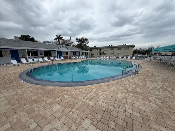 $1,495 | 1301 North 12th Court, Unit 4B, Hollywood, FL 33019