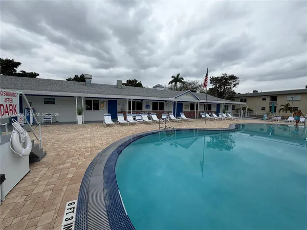 $1,495 | 1301 North 12th Court, Unit 4B, Hollywood, FL 33019