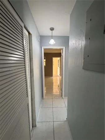 $1,495 | 1301 North 12th Court, Unit 4B, Hollywood, FL 33019