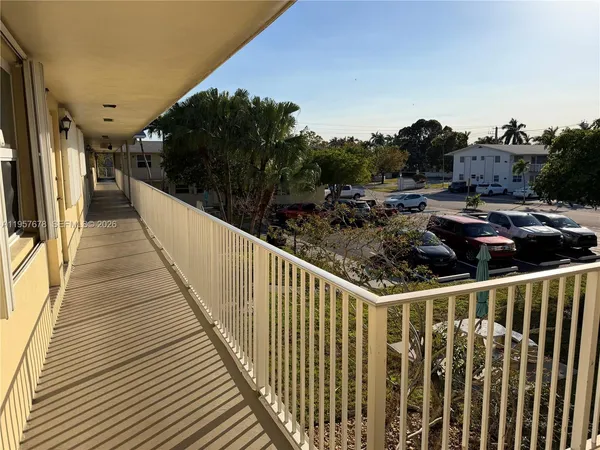 $1,495 | 1301 North 12th Court, Unit 4B, Hollywood, FL 33019