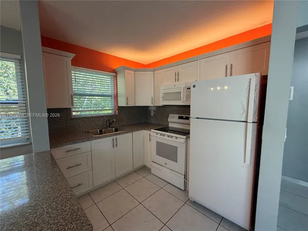 $1,495 | 1301 North 12th Court, Unit 4B, Hollywood, FL 33019