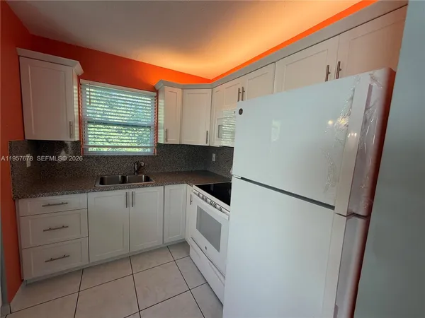 $1,495 | 1301 North 12th Court, Unit 4B, Hollywood, FL 33019