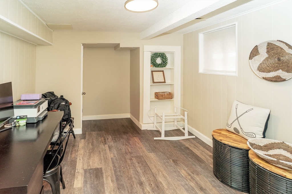 37 Locksley Road Lynnfield, MA 01940 - Photo 12 of 32 Gallery Image 12