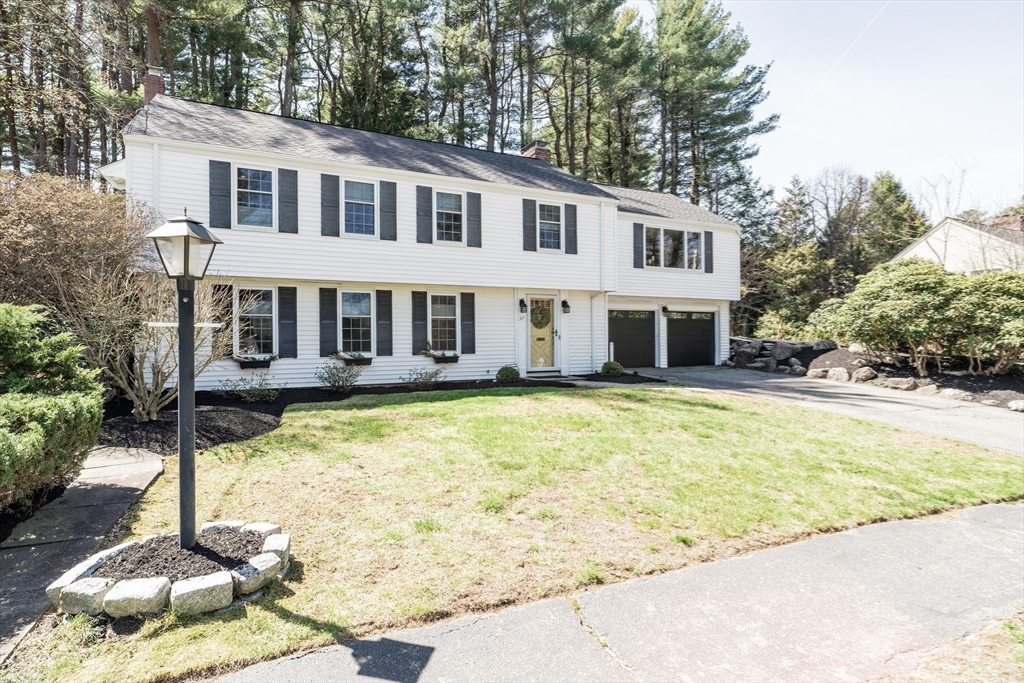 37 Locksley Road Lynnfield, MA 01940 - Photo 14 of 32 Gallery Image 14
