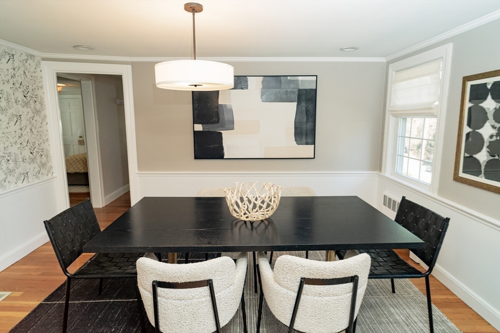 37 Locksley Road Lynnfield, MA 01940 - Photo 15 of 32 Gallery Image 15