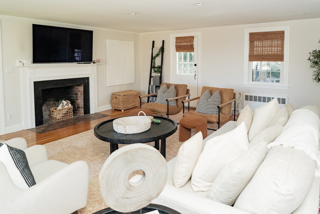 37 Locksley Road Lynnfield, MA 01940 - Photo 19 of 32 Gallery Image 19